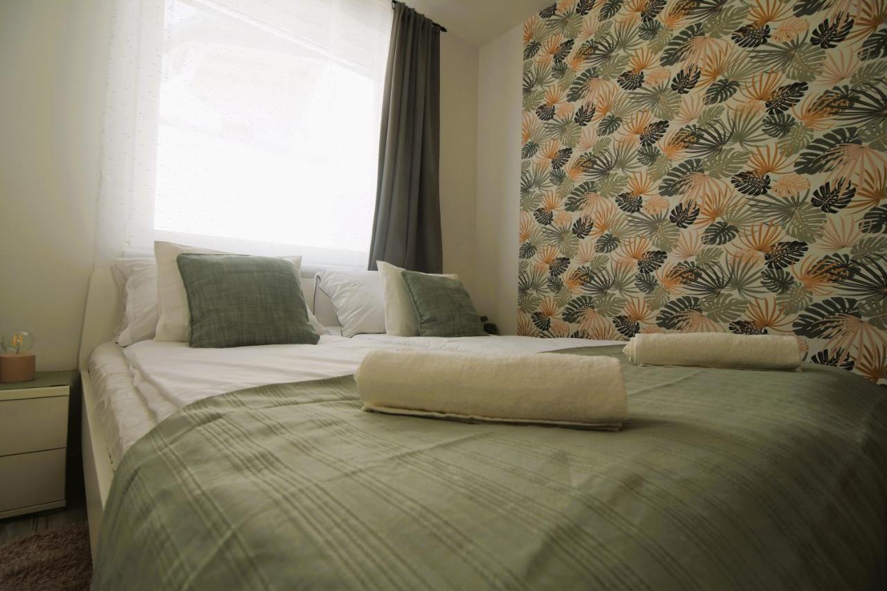 Tisza River Apartman Szeged Esterno foto